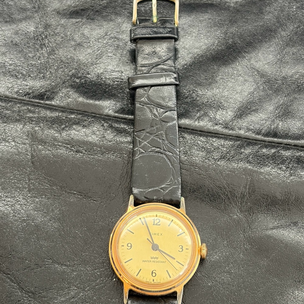 Timex Vintage Women’s Gold-Tone Wind Watch  – For Parts/Repair (Not Working)
